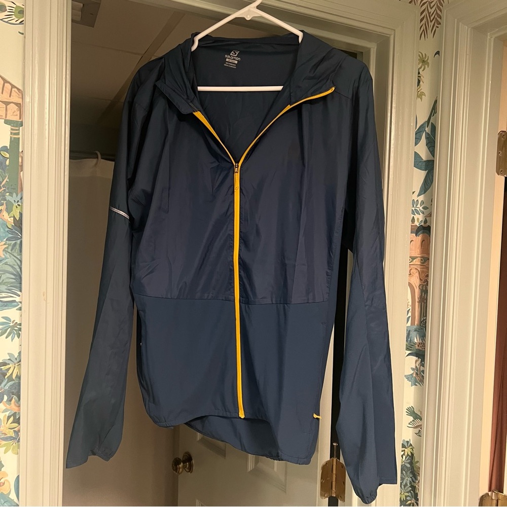 Salomon Men’s L Navy Blue Windbreaker with Yellow Accents